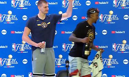 Ρεσιτάλ Γιόκιτς στη συνέντευξη Τύπου: Με μπίρα, απολογία για… ρέψιμο και φοβερές ατάκες