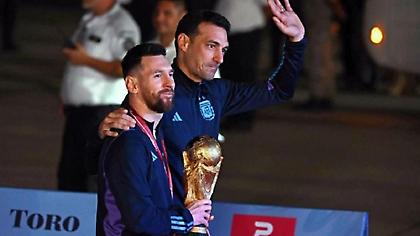 Σκαλόνι: «Το Μουντιάλ είναι μακριά και θα δούμε τι θα συμβεί με τον Μέσι»