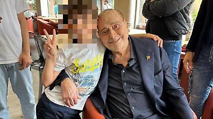 Η τελευταία φωτογραφία του Μπερλουσκόνι πριν τον θάνατό του