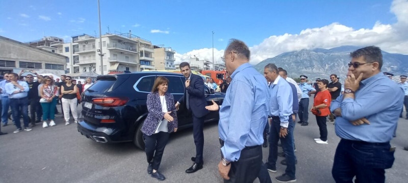 Πύλος: Συγκλονιστικές φωτογραφίες από το πλοίο που ναυάγησε