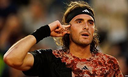 Η δημοσίευση του Τσιτσιπά στα social ενώ βρίσκεται στο court: «Μην ξεχνάτε να ακούτε και να αγαπάτε»