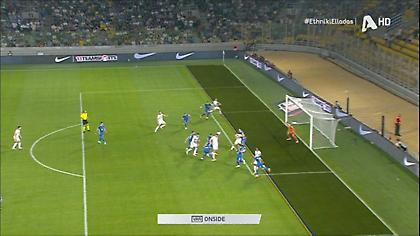 Αδράνεια στην άμυνα της Ελλάδας και 1-1 ο Κόλινς