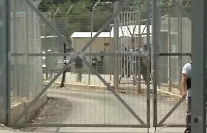 Έφτασαν στο ΚΥΤ της Μαλακάσας διασωθέντες από το ναυάγιο της Πύλου