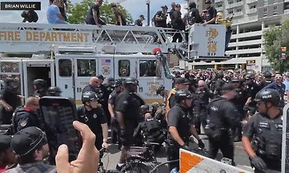 Τραυματίες από πυροβολισμούς και σοβαρά τραυματίας αστυνομικός στην παρέλαση των Νάγκετς