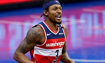 Μαϊάμι Χιτ: Δίνουν Λάουρι, Ρόμπινσον και αρκετά draft picks για τον Μπράντλεϊ Μπιλ!