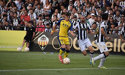 Όλα ανοιχτά για την άνοδο στη Β' Ισπανίας, στο μηδέν Καστεγίον και Αλκορκόν