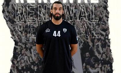 Ανανέωσε με Λαδάκη ο ΠΑΟΚ