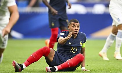 Τα τρία πέναλτι που ζήτησε ο Εμπαπέ στο πρώτο ημίχρονο και το… ένα του Ερναντέζ