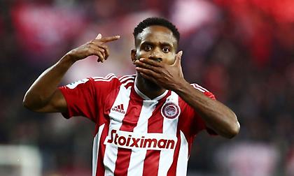 Ρομάνο: «Οριστική η συμφωνία Μπακαμπού με Αλ Νασρ Ντουμπάι για διετές συμβόλαιο»