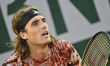 Με φόρα από τη δύσκολη πρεμιέρα στο Χάλε ο Τσιτσιπάς