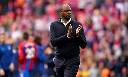 Φαβορί για τον πάγκο της Λιντς ο Βιεϊρά