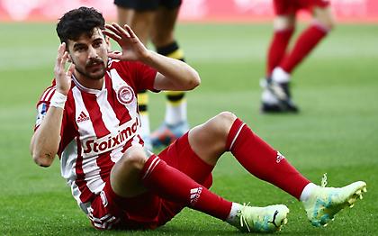 Νικολακόπουλος: «Ανανεώνει με Ολυμπιακό ο Ανδρούτσος»