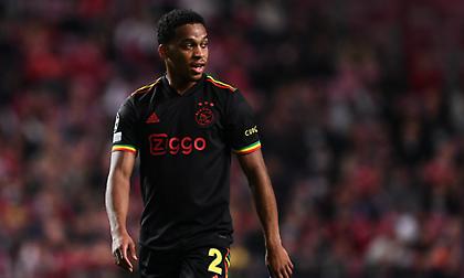 Κλείνει και τον νεαρό αμυντικό Τίμπερ από τον Άγιαξ η Άρσεναλ