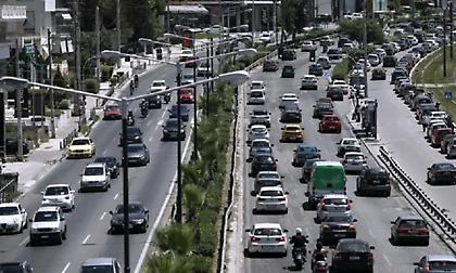 Μποτιλιάρισμα 12 χιλιομέτρων στην κάθοδο της Κηφισού λόγω τροχαίου!
