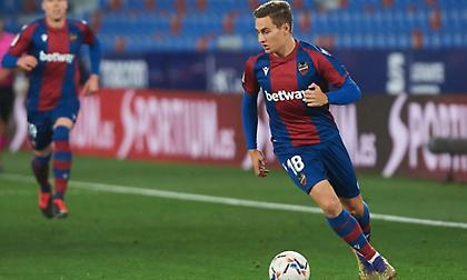 «Ενδιαφέρεται για τον Ντε Φρούτος ο Ολυμπιακός»