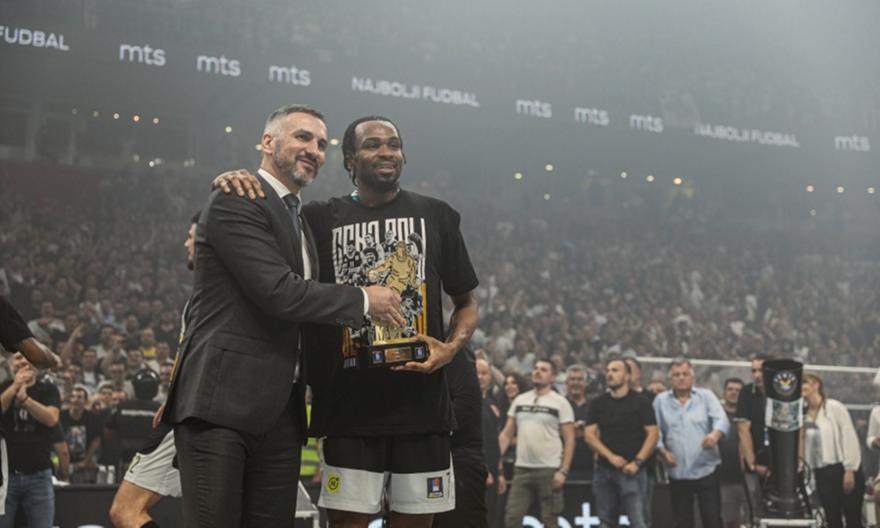 Πάντερ: Θέλει να τον κρατήσει η Παρτίζαν