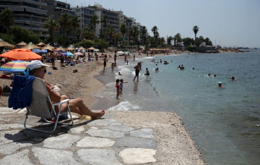 Εκλογές: Ψήφος στη... ξαπλώστρα σε Αθήνα και Θεσσαλονίκη