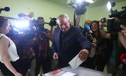 Θεσσαλονίκη: Το εκλογικό του δικαίωμα άσκησε ο Κώστας Καραμανλής