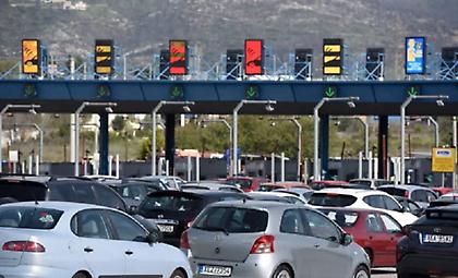 Αυξημένη η κίνηση στις εθνικές οδούς - Καθυστερήσεις και στην Αττική Οδό