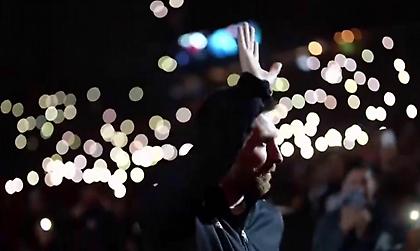 Ανατριχίλα: Οι οπαδοί της Νιούελς τραγούδησαν στον Μέσι για τα γενέθλιά του!