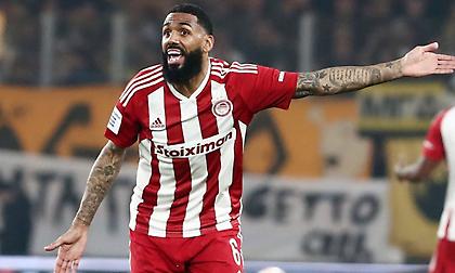 «Δύο ομάδες των ΗΑΕ... γλυκοκοιτάζουν τον Γιαν Εμβιλά»