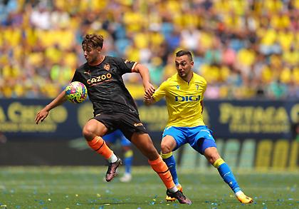 Βλέπει την έξοδο ο Νίκο Γκονσάλες, μετά την άφιξη του Γκουντογκάν στην Μπαρτσελόνα