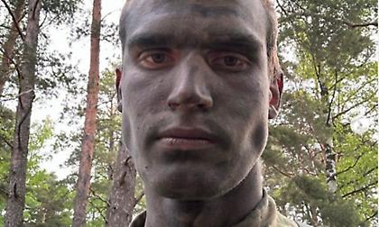 Με φούμο και... έρπειν περνάει τη θητεία του στον φινλανδικό στρατό ο Μάρκανεν!