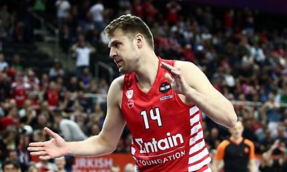 «Ένας ελίτ σουτέρ για τους Κινγκς»: Τι γράφουν τα ξένα ΜΜΕ για τη μετακίνηση Βεζένκοφ στο ΝΒΑ