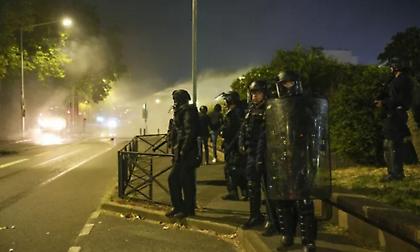 Η Γαλλία στις φλόγες για 5η ημέρα: Έκτακτη σύσκεψη από Μακρόν - «Πιο ήσυχη νύχτα» με 719 συλλήψεις
