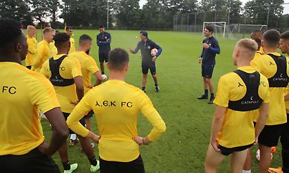 Βρήκε λύση για τηλεοπτική μετάδοση του πρώτου φιλικού η ΑΕΚ