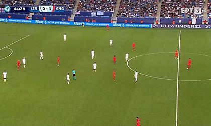 Η Αγγλία άλλαζε επί 4 λεπτά πασούλες για να βγει το ημίχρονο - Έντονες αποδοκιμασίες από την εξέδρα!