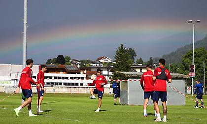 Στην Cosmote TV τα φιλικά προετοιμασίας του Ολυμπιακού