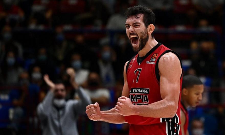 Αρμάνι: Ανανέωσε με Ρίτσι μέχρι το 2025