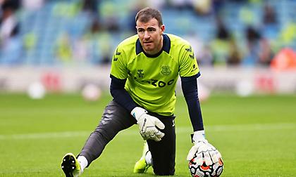 Ανανέωσε με την Έβερτον ο Λόνεργκαν