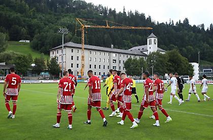 Το ανεπίσημο «ντεμπούτο» της νέας ριγωτής φανέλας του Ολυμπιακού (pics)