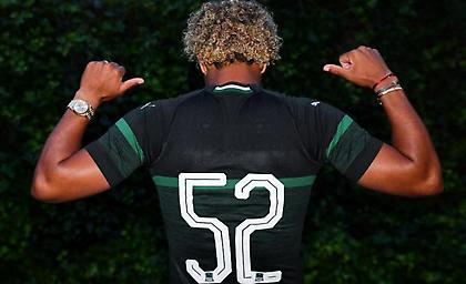 Ο Βιλένα διάλεξε το «52» στη φανέλα του για να τιμήσει τη μνήμη της μητέρας του