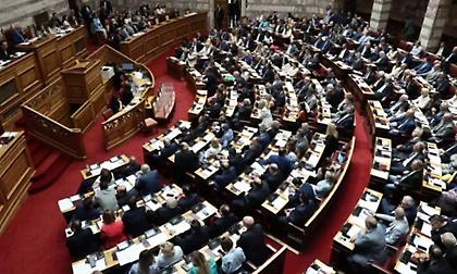 Βουλή: Οι Σπαρτιάτες «ευχαριστούν» ξανά τον καταδικασμένο Ηλία Κασιδιάρη