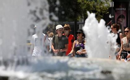 «Καμίνι» και σήμερα η χώρα: Τους 37 βαθμούς Κελσίου έφτασε ο υδράργυρος
