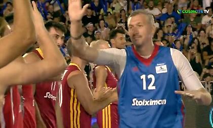 Πανζουρλισμός στη Σύρο με την είσοδο του Διαμαντίδη στο γήπεδο!