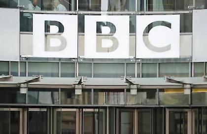 Σεισμός στο BBC: Νέο σκάνδαλο με παρουσιαστή που φέρεται να πλήρωνε για άσεμνες φωτογραφίες ανηλίκου