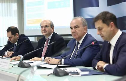 Tα μέτρα του πολυνομοσχεδίου: Τι αλλάζει για μισθούς Δημοσίου, παράταση market pass και youth pass