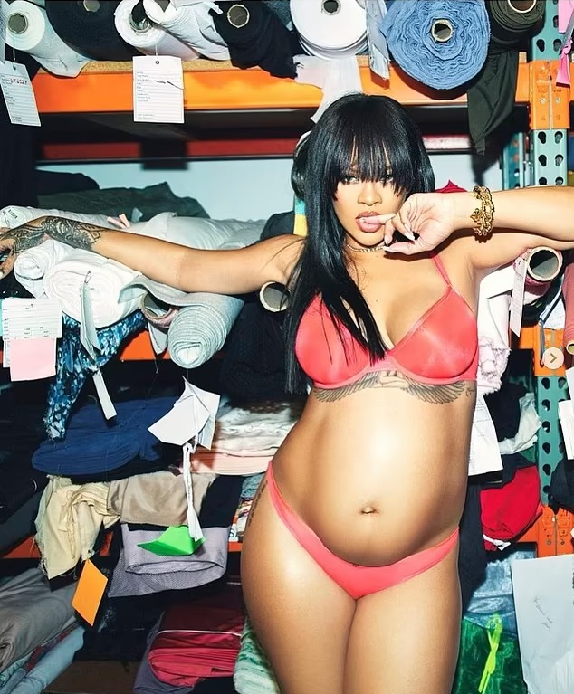 Διαφημίζει σέξι σειρά εσωρούχων η έγκυος Rihanna