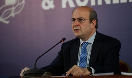 Χατζηδάκης: Παρατείνεται μέχρι τον Οκτώβριο το Market Pass - Οριζόντια αύξηση 70 ευρώ στους δημοσίου