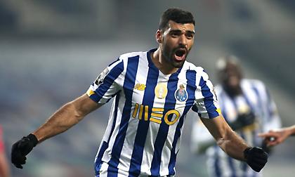 Ο μάνατζερ του Ταρεμί πήγε στο «Ολντ Τράφορντ» και οι φήμες για Μάντσεστερ Γιουνάιτεντ φούντωσαν!