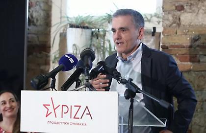 Ο Ευκλείδης Τσακαλώτος ανακοίνωσε την υποψηφιότητά του για την ηγεσία του ΣΥΡΙΖΑ