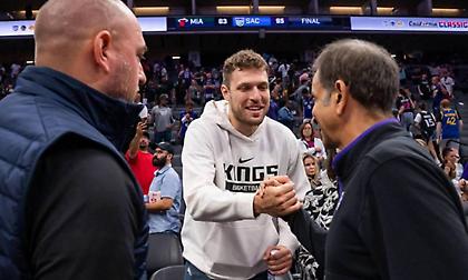 Παίκτης των Κινγκς και τυπικά ο Βεζένκοφ