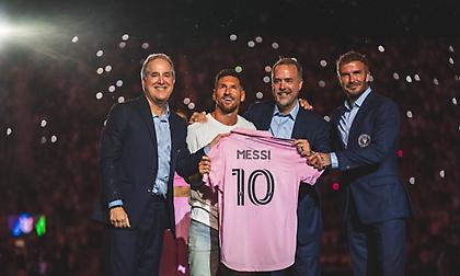 Παρουσιάστηκαν με φαντασμαγορικό τρόπο από την Ίντερ Μαϊάμι  Μέσι και Μπουσκέτς