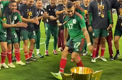 Ο τρελός χορός του Πινέδα που θύμισε... συρτάκι για την κατάκτηση του Gold Cup