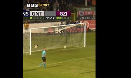 Απίθανο fail από τερματοφύλακα, έπιασε πέναλτι και πανηγύρισε όμως η μπάλα μπήκε τελικά μέσα!