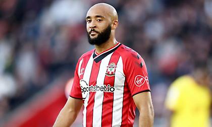 Ο Νέιθαν Ρέντμοντ και επίσημα παίκτης της Μπέρνλι